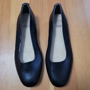 Dr Scholls 10W wexley black flats sustainable comfort minimalist neutral classic